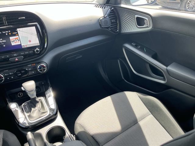 Used 2025 Kia Soul S FWD image 17