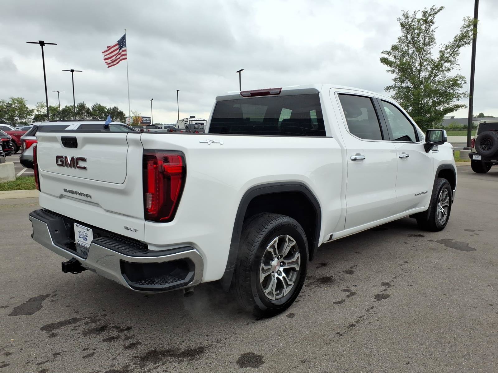 Used 2025 GMC Sierra 1500 SLT AWD/4WD image 3