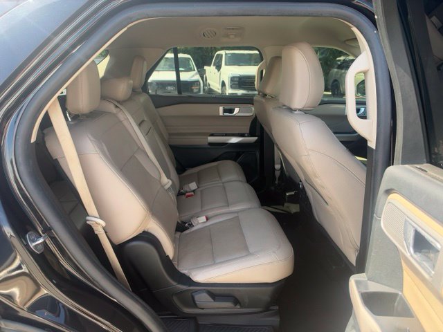 Certified 2023 Ford Explorer Limited RWD image 10