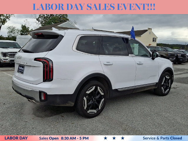 Used 2024 Kia Telluride EX w/ EX Captain's Chair Package FWD image 11