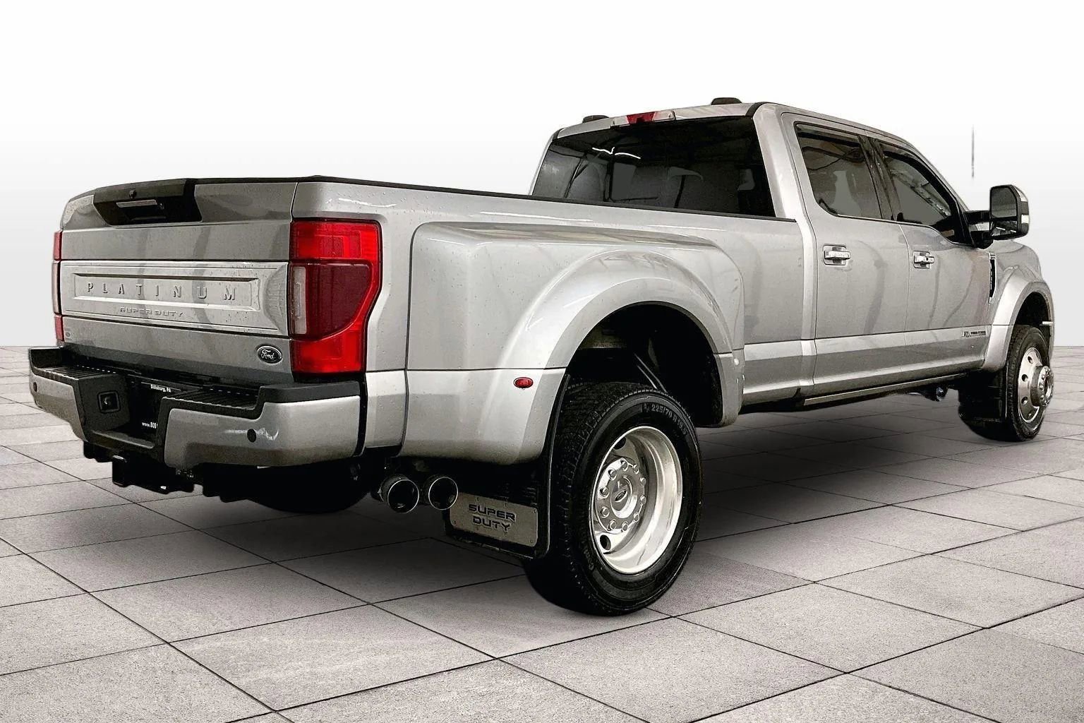 Certified 2022 Ford F450 Platinum w/ FX4 Off-Road Package image 11