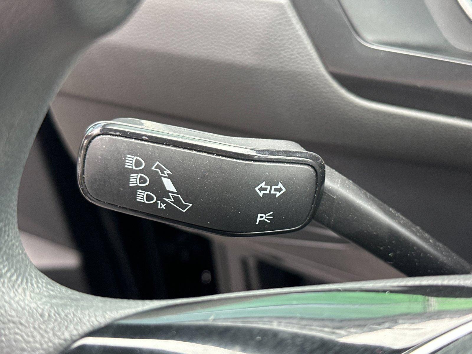 Used 2021 Volkswagen Tiguan S FWD image 29