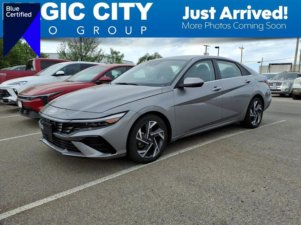 Used 2025 Hyundai Elantra Limited FWD image 1
