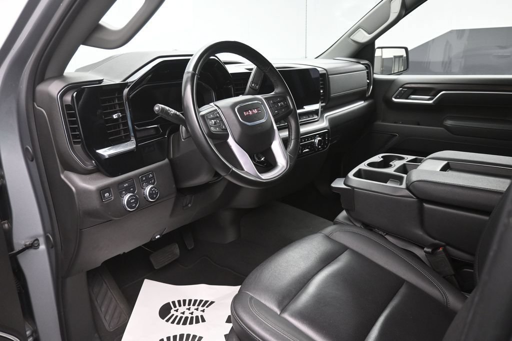 Used 2025 GMC Sierra 1500 SLT AWD/4WD image 19