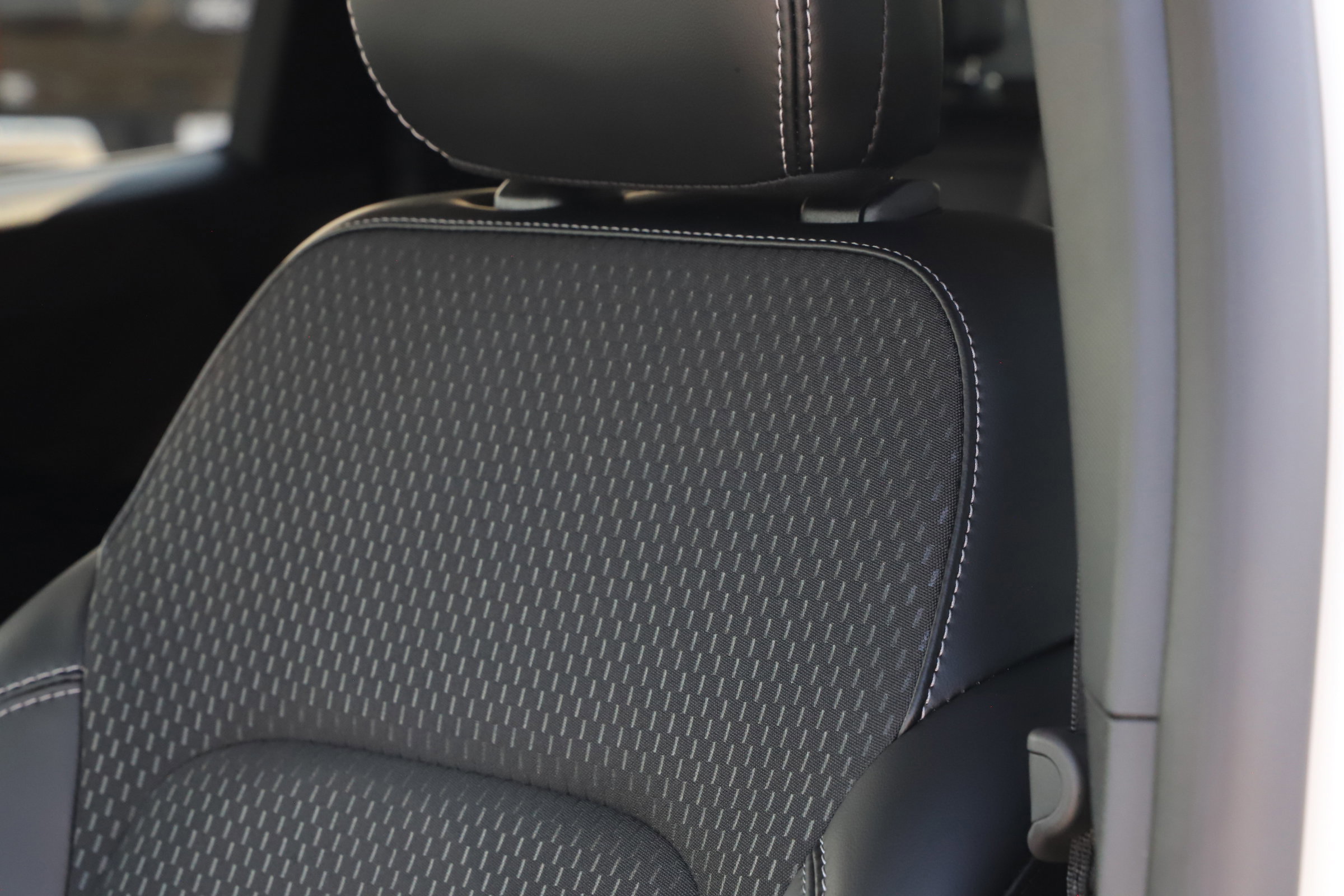 Certified 2025 Ford Escape PHEV image 16