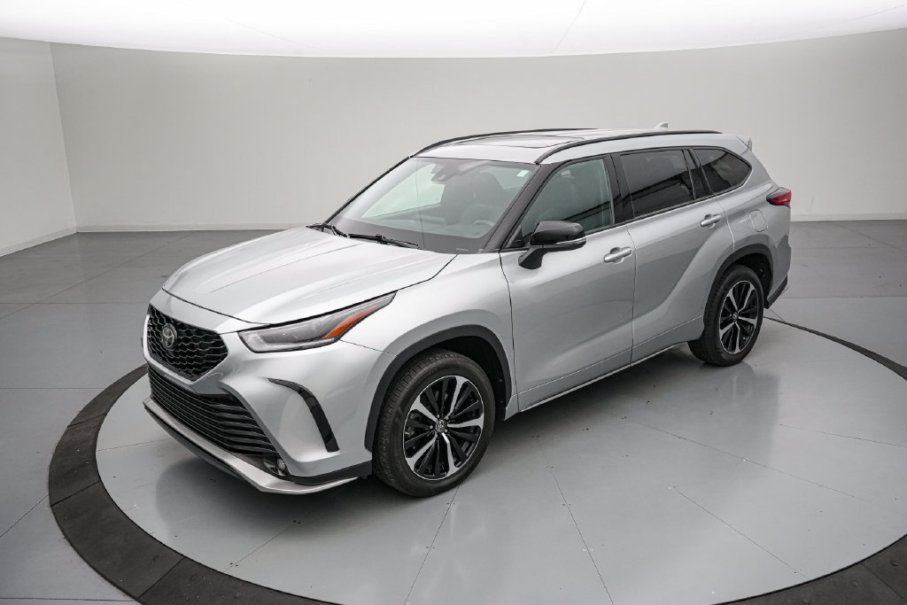 Used 2022 Toyota Highlander XSE AWD/4WD image 8