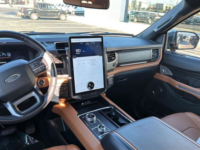 Certified 2024 Ford Expedition Platinum image 31