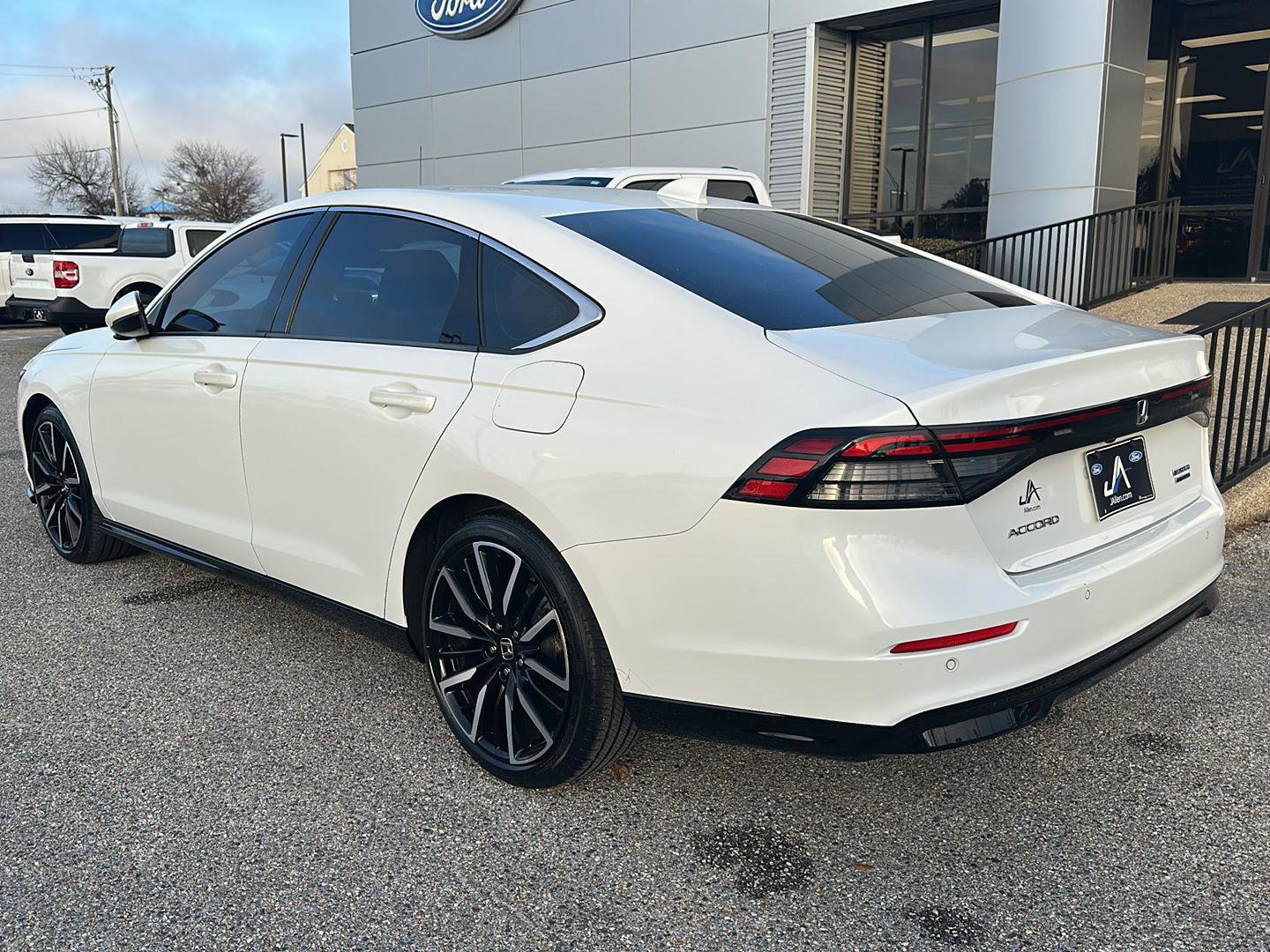 Used 2023 Honda Accord Touring image 6