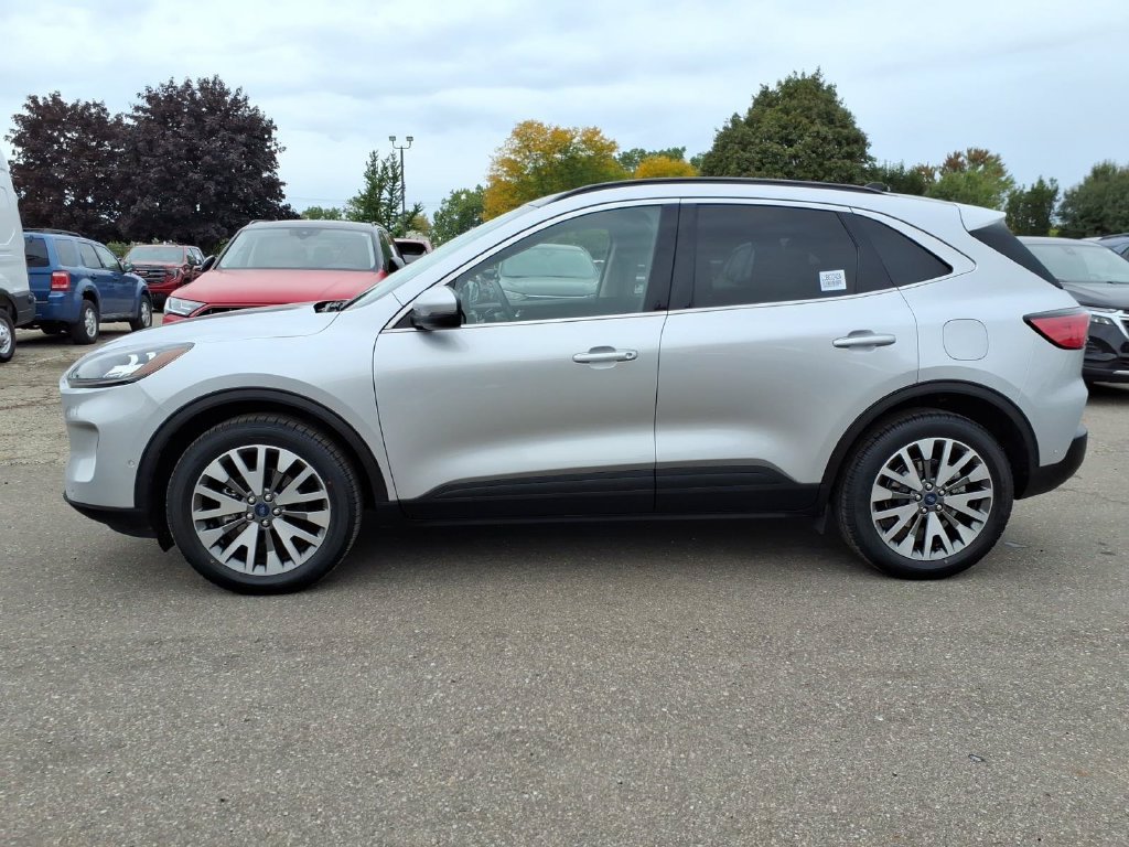 Certified 2020 Ford Escape Titanium AWD/4WD image 2