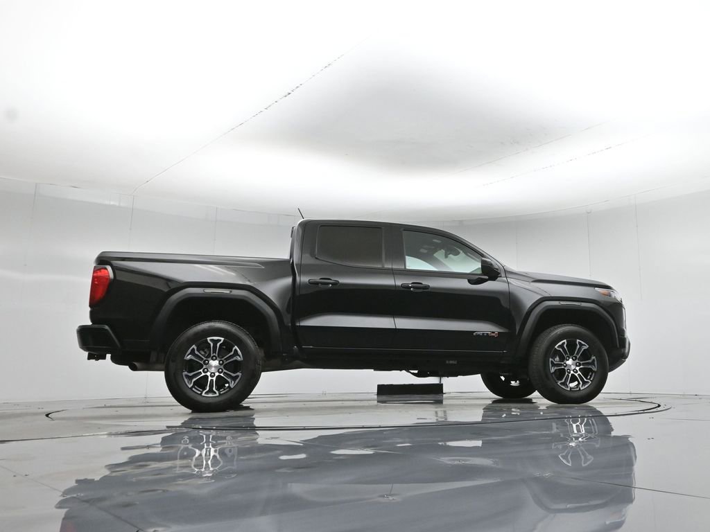 Used 2023 GMC Canyon AT4 image 8