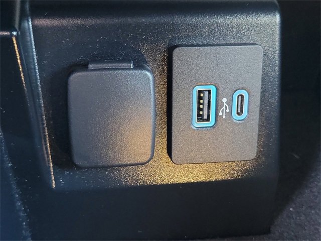 Certified 2021 Ford Explorer XLT w/ Equipment Group 202A image 15