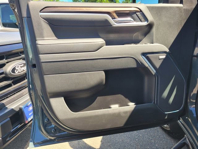 Used 2025 Chevrolet Silverado 1500 LT Trail Boss w/ Convenience Package II AWD/4WD image 16