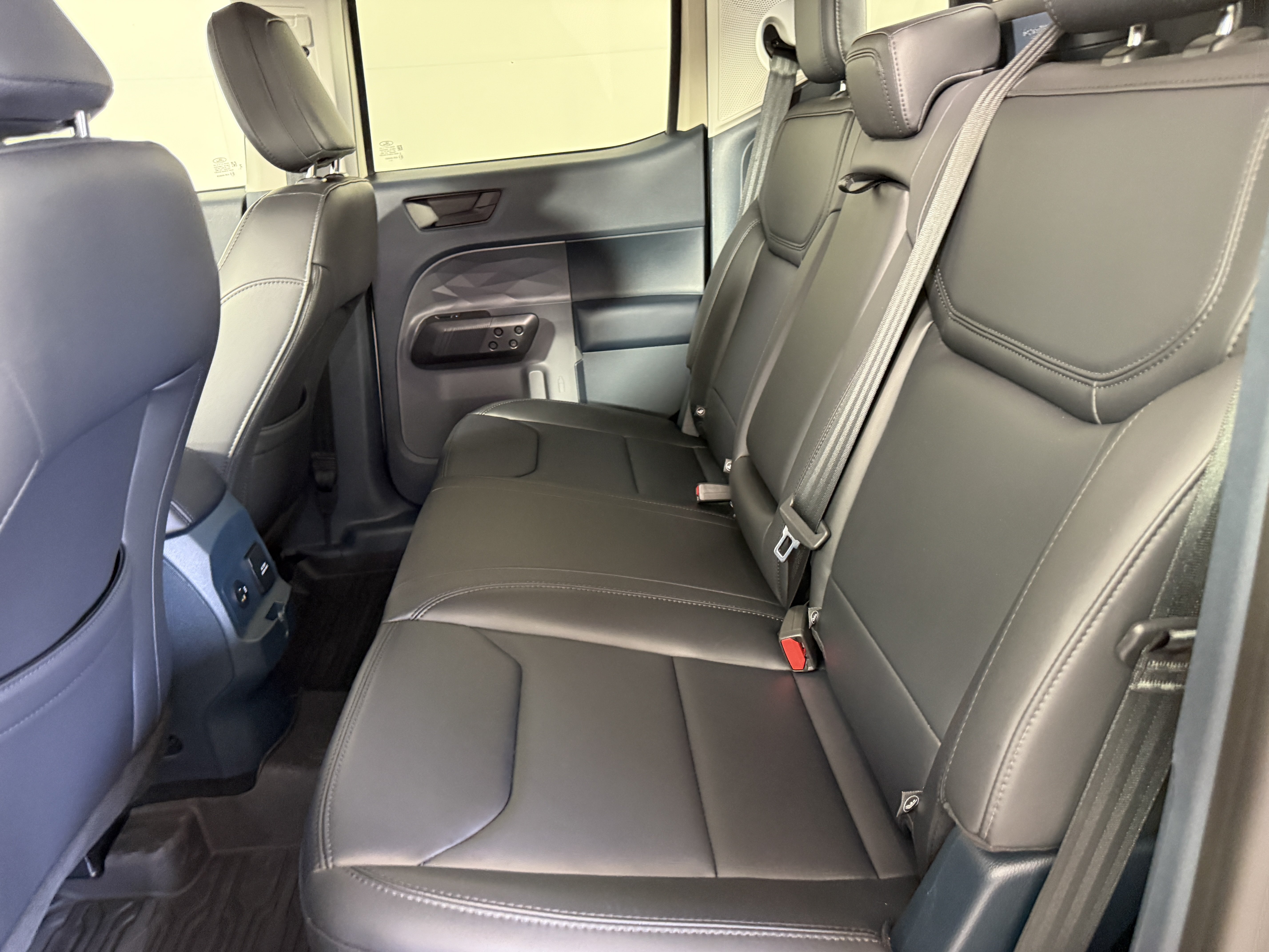 Certified 2024 Ford Maverick Lariat w/ Black Appearance Package FWD image 13