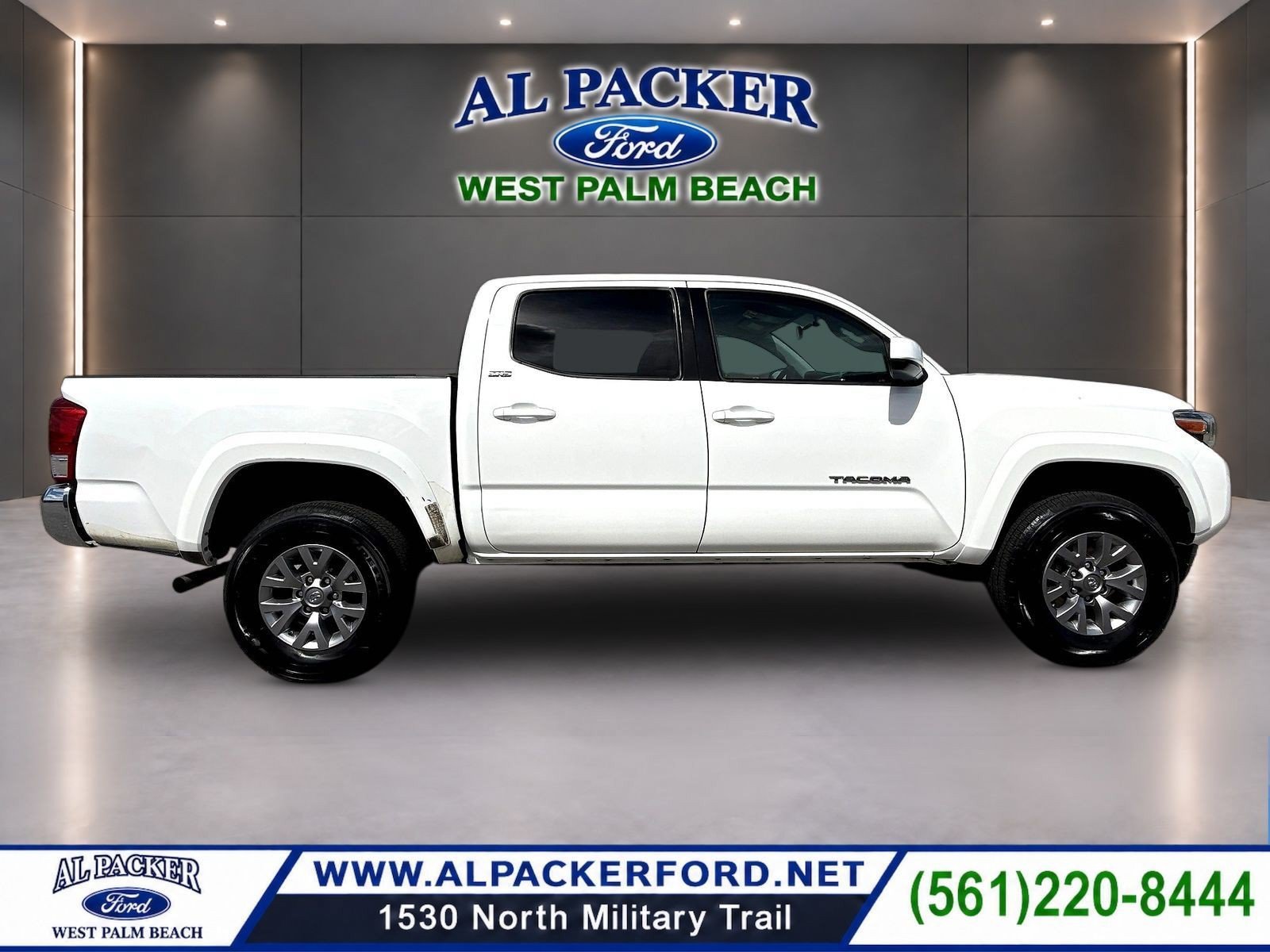 Used 2017 Toyota Tacoma SR5 w/ SR5 Appearance Package (SM) RWD image 4