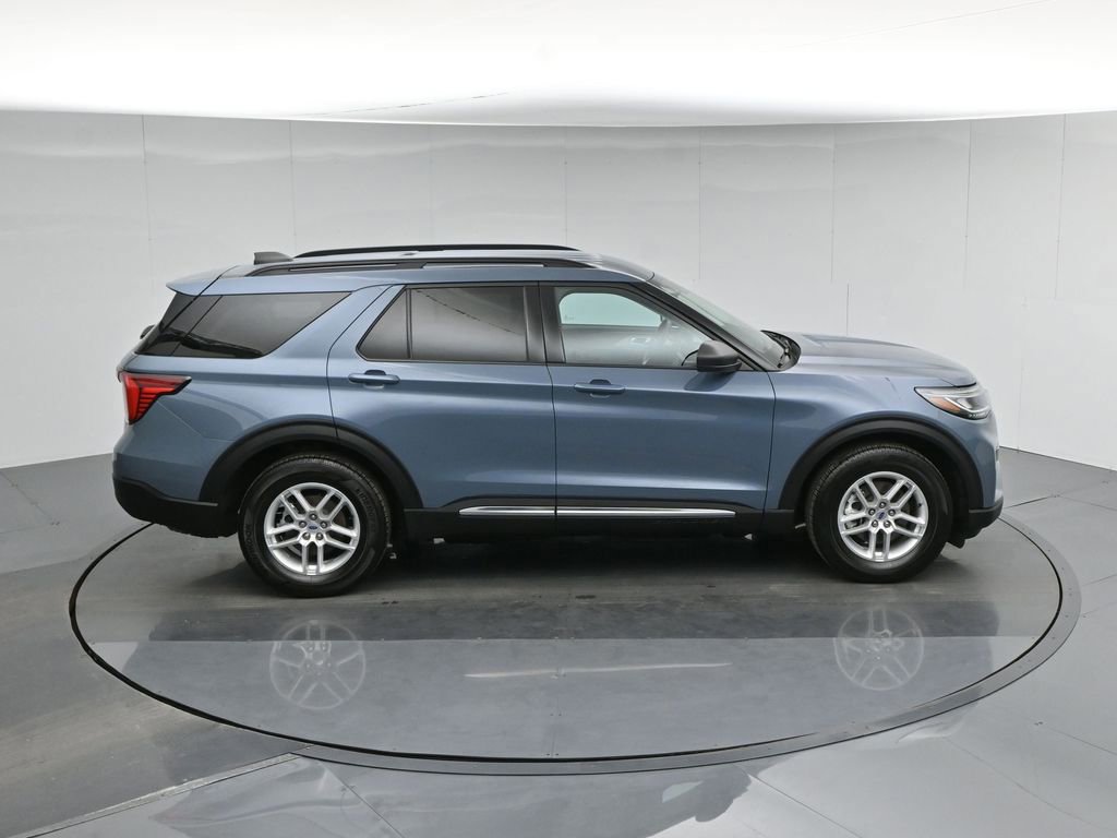 Certified 2025 Ford Explorer Active RWD image 9