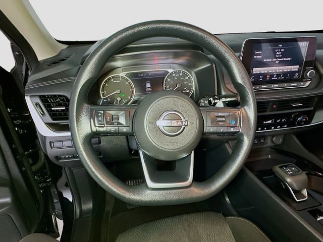 Used 2024 Nissan Rogue SV image 15