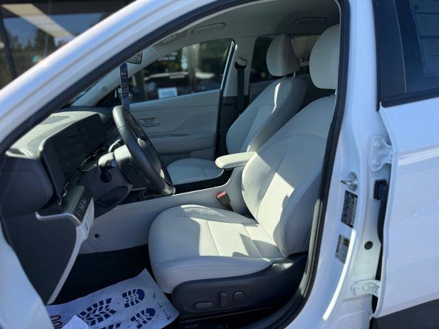 Used 2025 Hyundai Kona SEL AWD/4WD image 7