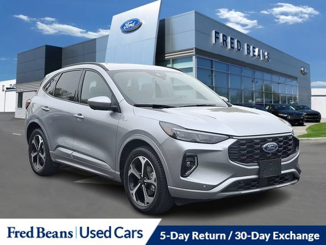 Certified 2023 Ford Escape ST-Line Elite w/ Class II Trailer Tow Package AWD/4WD image 1