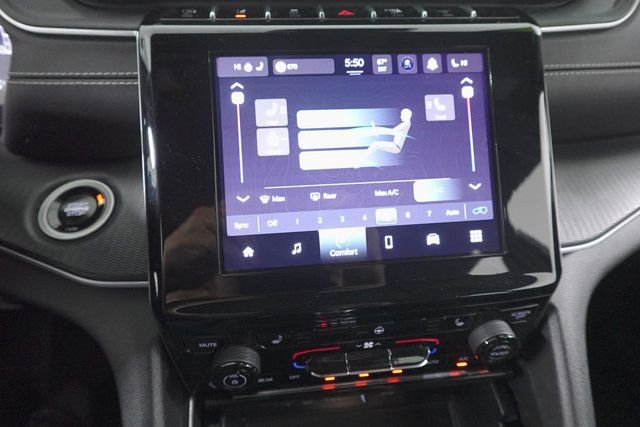 Used 2024 Jeep Grand Cherokee Altitude image 18