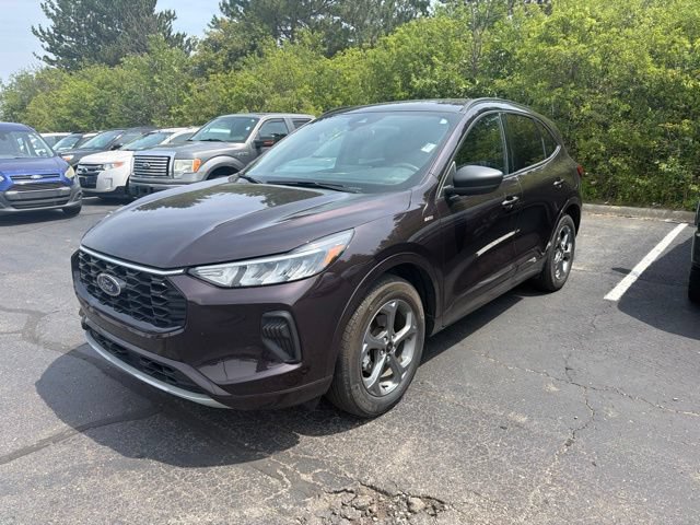 Certified 2023 Ford Escape ST-Line w/ Tech Pack #1 AWD/4WD image 1