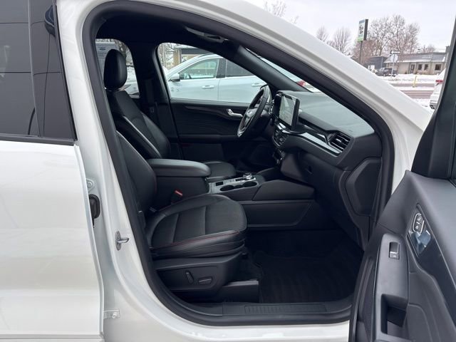 Certified 2024 Ford Escape ST-Line Elite AWD/4WD image 9