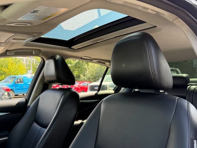 Used 2019 INFINITI Q50 Luxe w/ Essential Package (3.0T Luxe) AWD/4WD image 12
