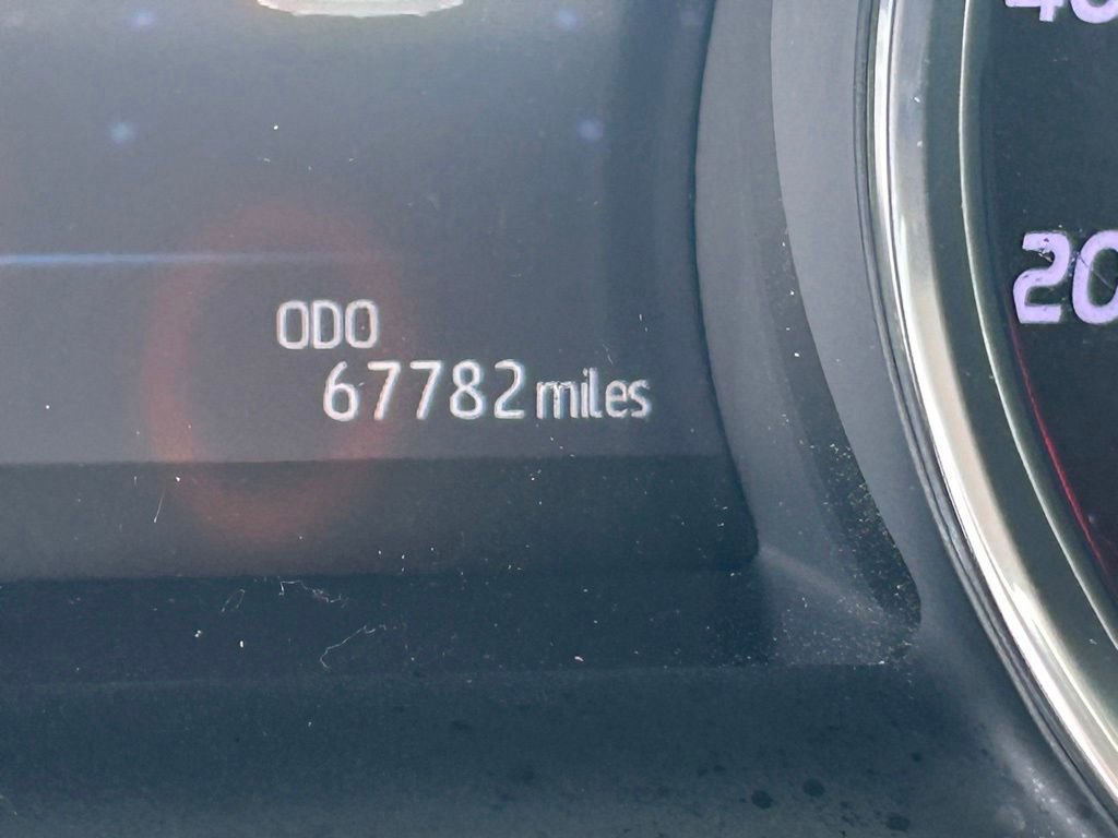 Used 2020 Toyota Camry XSE image 39