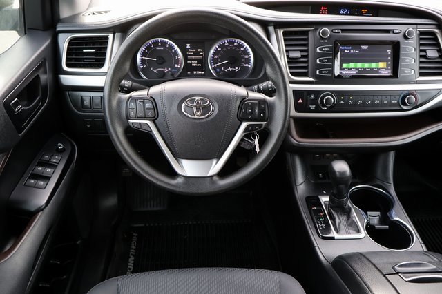 Used 2019 Toyota Highlander LE image 4