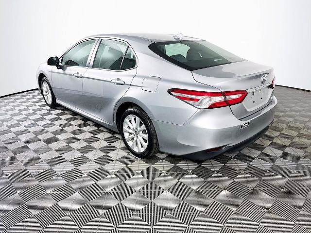 Used 2019 Toyota Camry LE FWD image 5