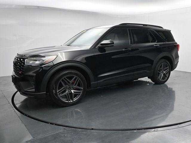 Certified 2025 Ford Explorer ST AWD/4WD image 4