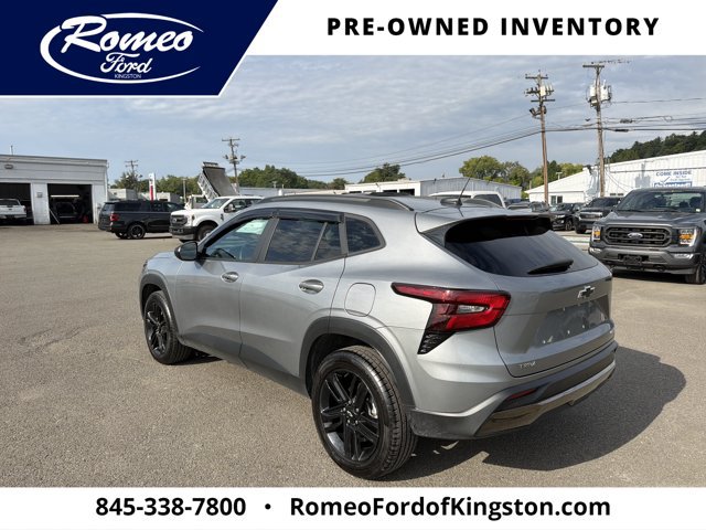 Used 2024 Chevrolet Trax ACTIV w/ Sunroof Package FWD image 7