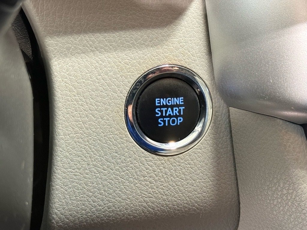 Used 2019 Toyota Highlander XLE image 24