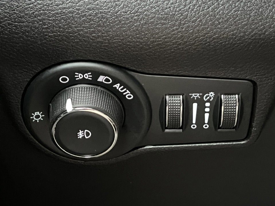 Used 2022 Jeep Compass Trailhawk w/ Trailhawk Elite Group image 19