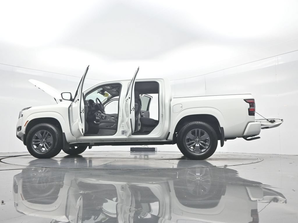 Used 2025 Nissan Frontier SV RWD image 57