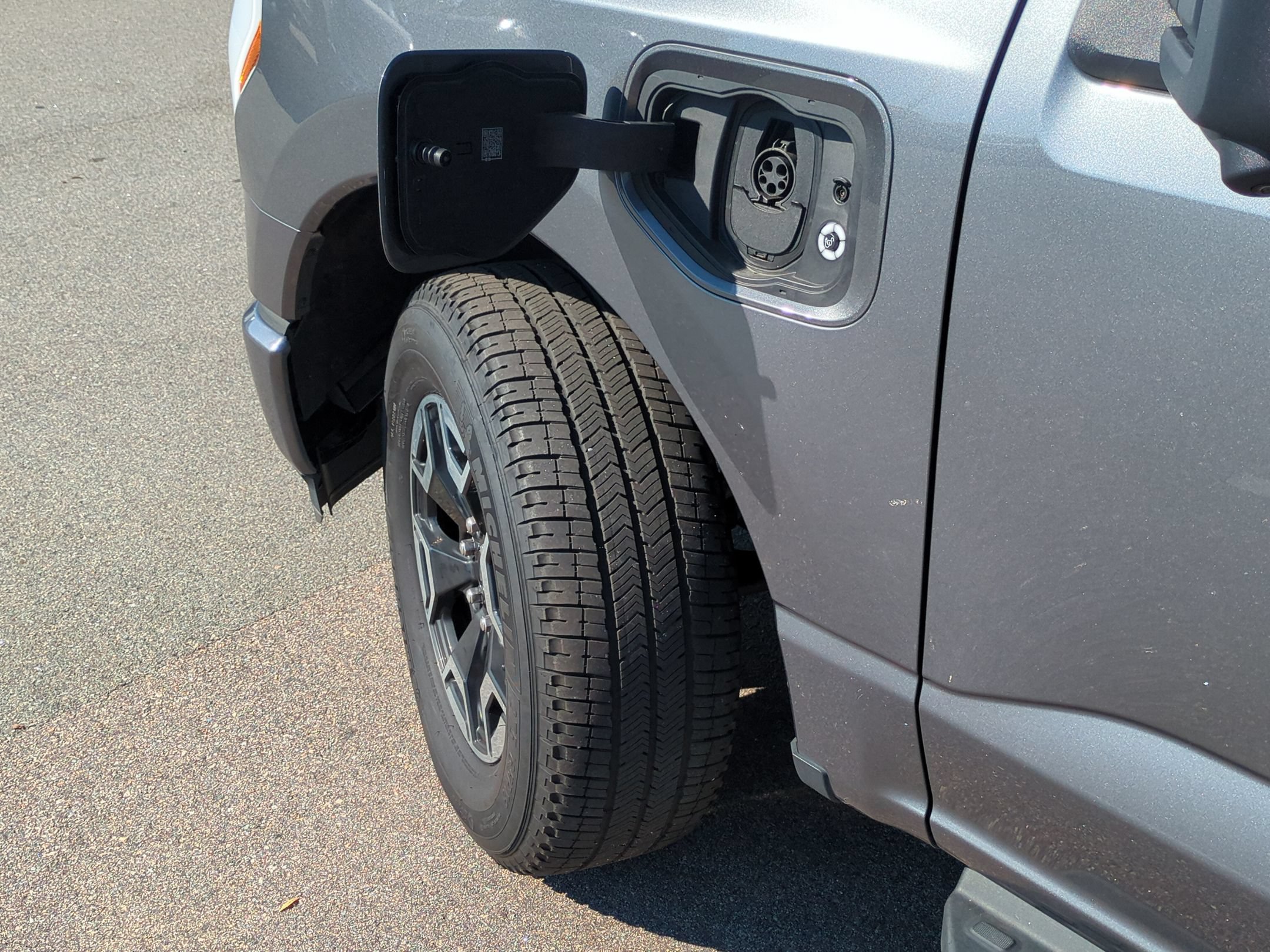 Certified 2023 Ford F150 Lightning XLT AWD/4WD image 12