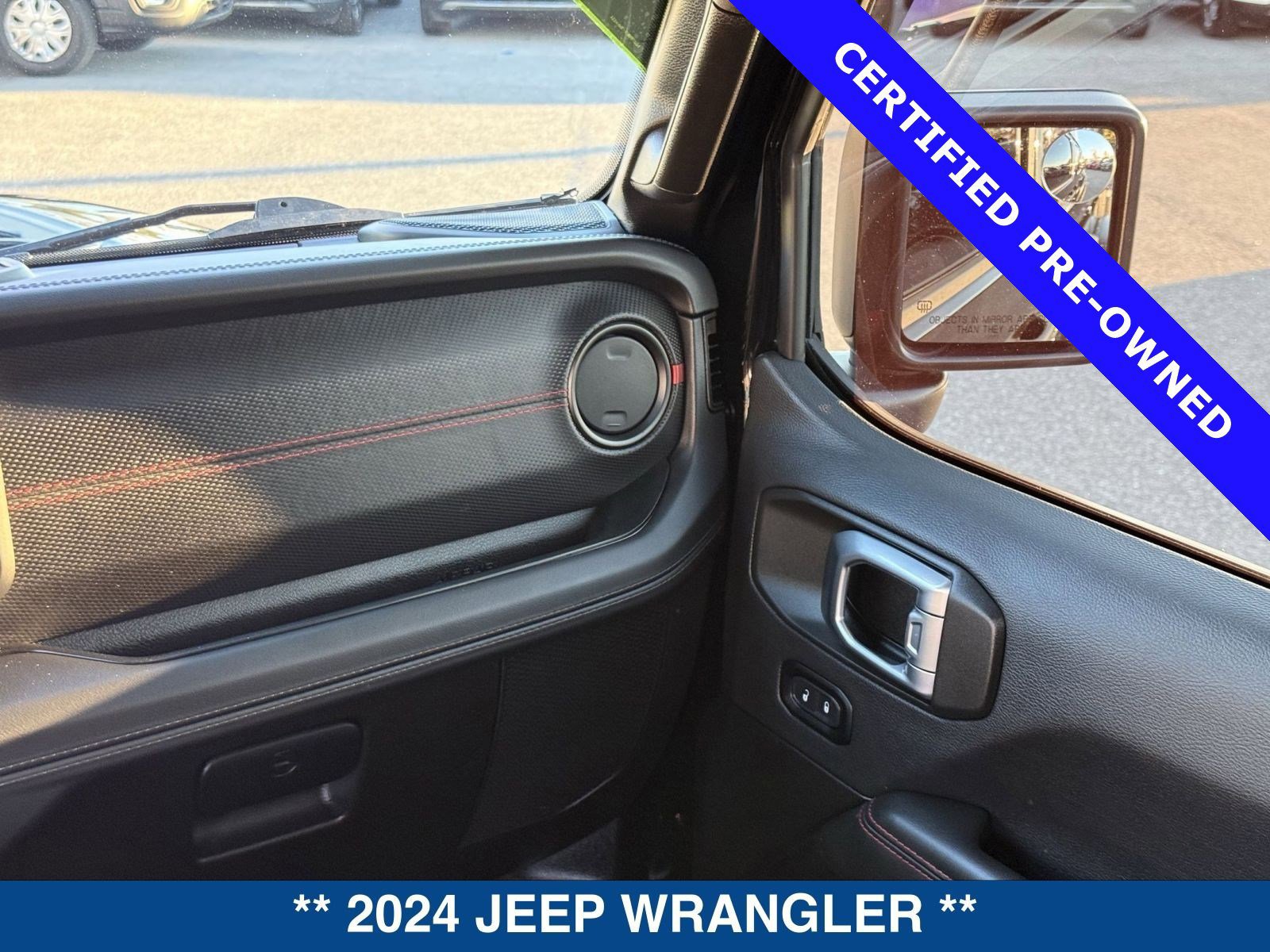 Used 2024 Jeep Wrangler Unlimited Rubicon w/ XTREMEE 35" Tire Package image 17