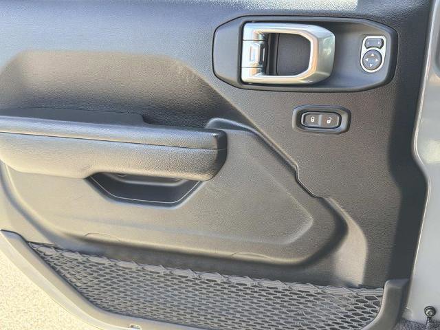 Used 2023 Jeep Gladiator Willys image 20