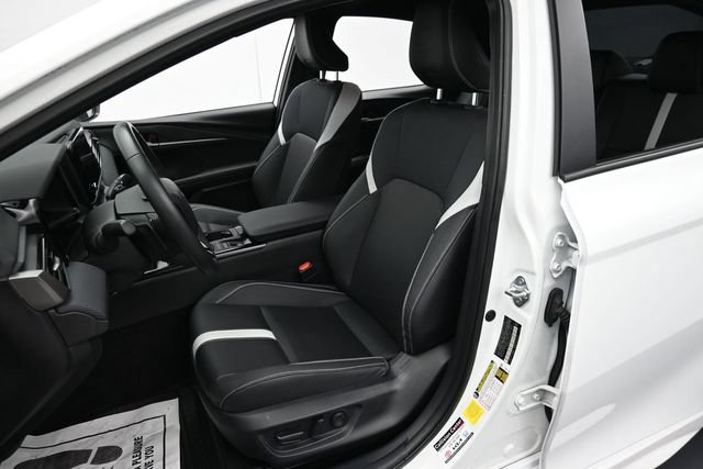 Used 2025 Toyota Camry SE FWD image 12
