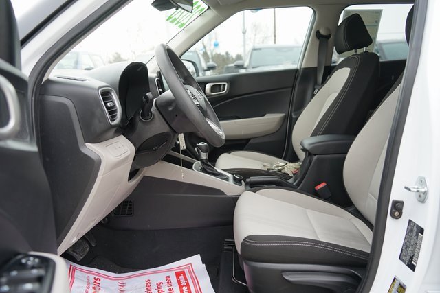 Used 2020 Hyundai Venue SEL image 10