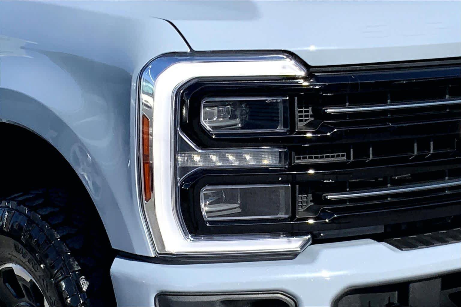 Certified 2025 Ford F250 Platinum w/ Tremor Off-Road Package AWD/4WD image 25