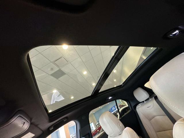 Used 2024 Cadillac XT4 Luxury w/ Cold Weather Package FWD image 31