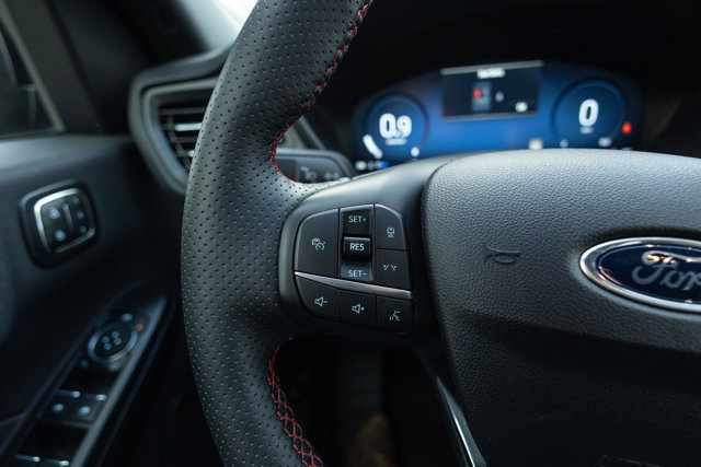 Certified 2025 Ford Escape ST-Line Elite w/ Premium Technology Package image 16