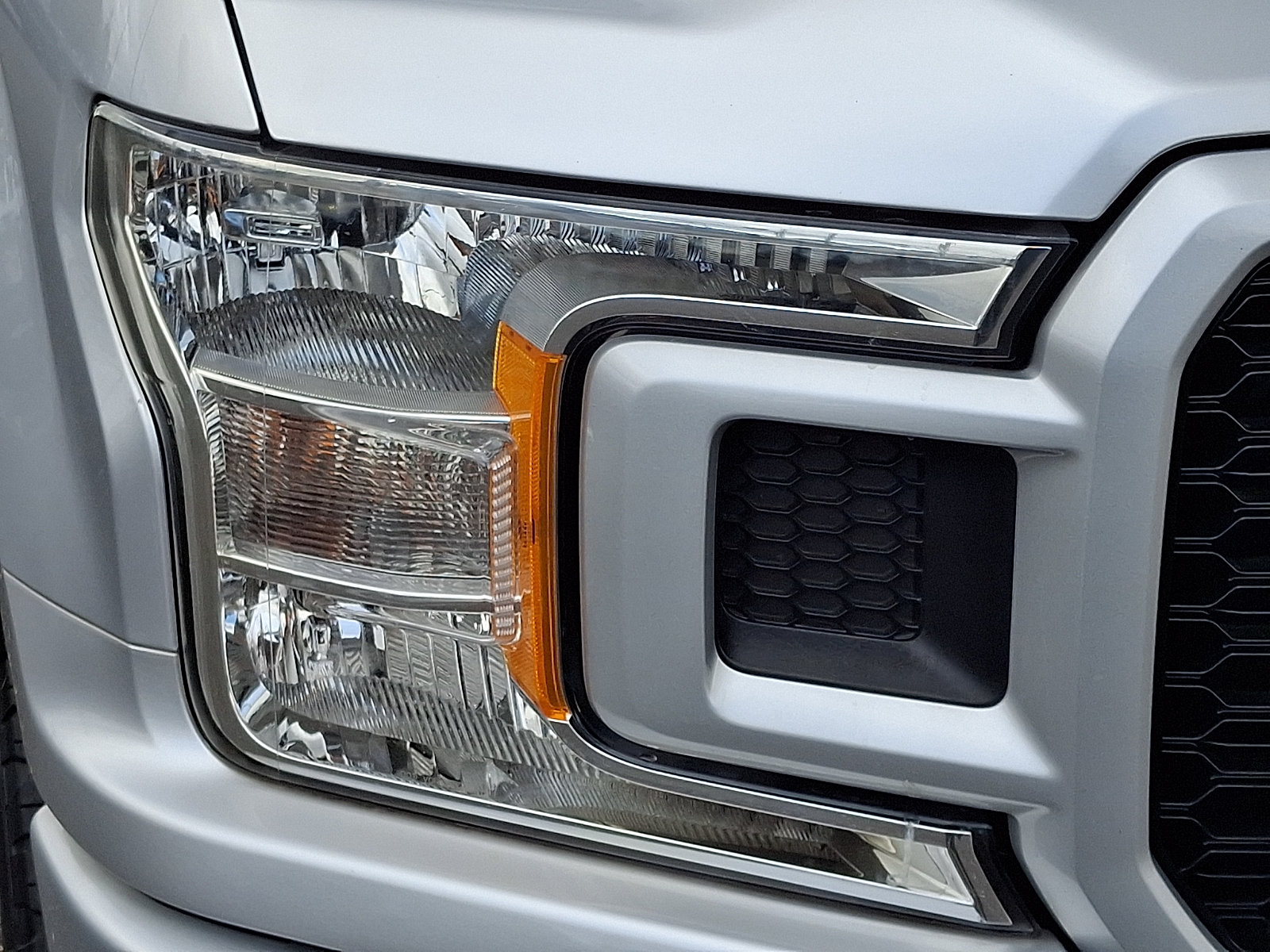 Certified 2019 Ford F150 XL w/ Equipment Group 101A Mid AWD/4WD image 9