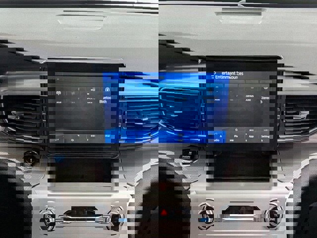 Certified 2021 Ford Explorer XLT w/ Equipment Group 202A image 33