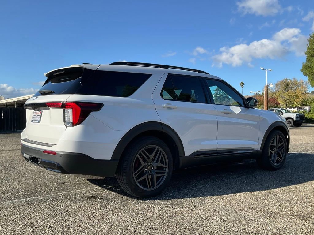 Certified 2025 Ford Explorer ST-Line w/ Premium Package image 11