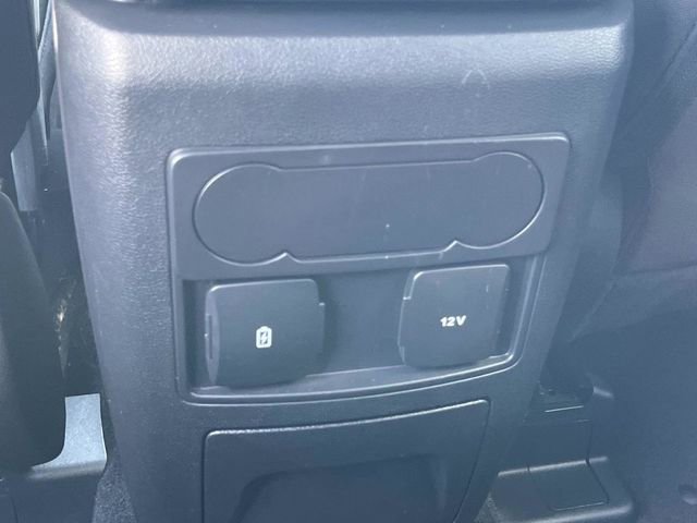 Certified 2024 Ford Explorer XLT RWD image 22