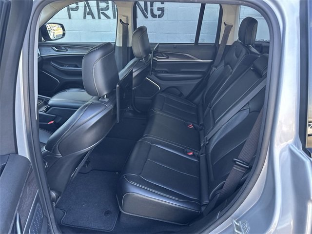 Used 2023 Jeep Grand Cherokee Limited w/ Luxury Tech Group II image 24