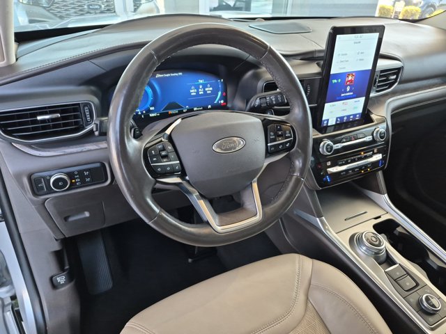 Certified 2021 Ford Explorer Platinum w/ Equipment Group 601A AWD/4WD image 17