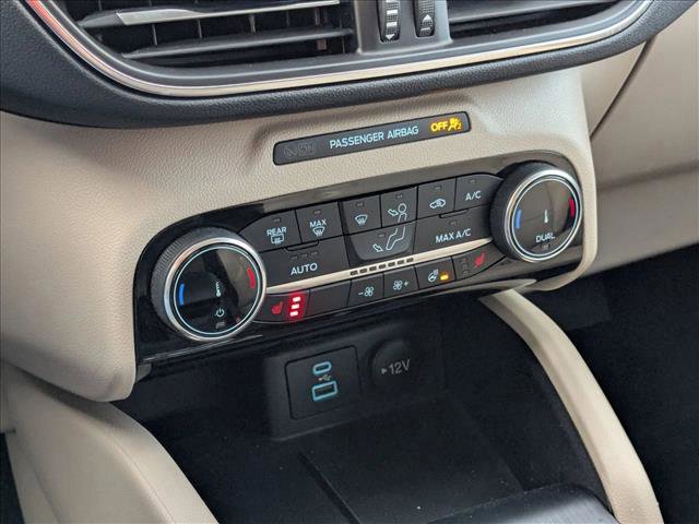 Certified 2022 Ford Escape Titanium w/ Class II Trailer Tow Package image 17