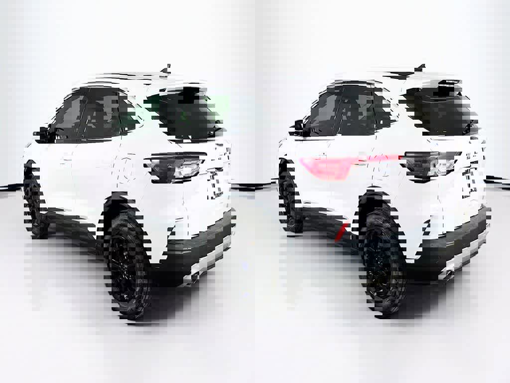 Certified 2022 Ford Escape SE w/ Cold Weather Package image 3